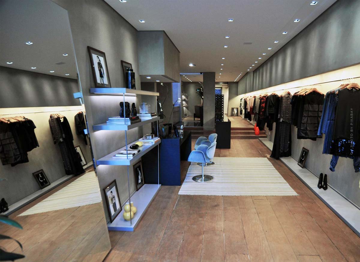 balenciaga-store-geschäft-shopping-männer-mode-schuhe-hemden-einkaufen-