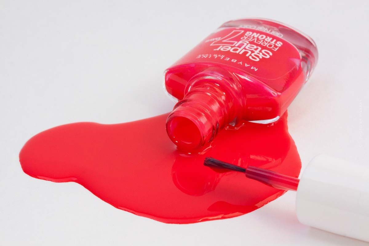 Fehler Nägel lackieren-mistakes by painting nails-nagellack-nail polish-rot-red