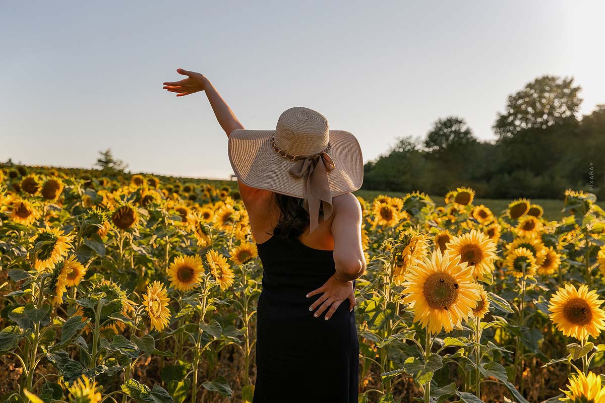 asos-sonnenblumen-kleid-sunflower-dress-hut-hat-frau-woman-sonne-sun