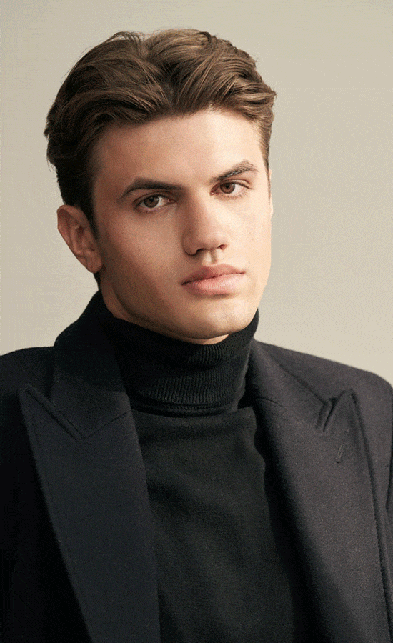 pascal-devries-male-model-suit-turtlneck-white-shirt-photo-cover
