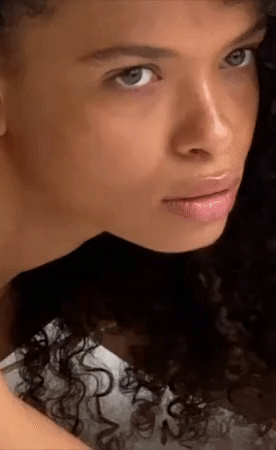 Amie Bangura<br /><span class="model-data-overview">EU 169cm | US 5′ 5.5”</span>