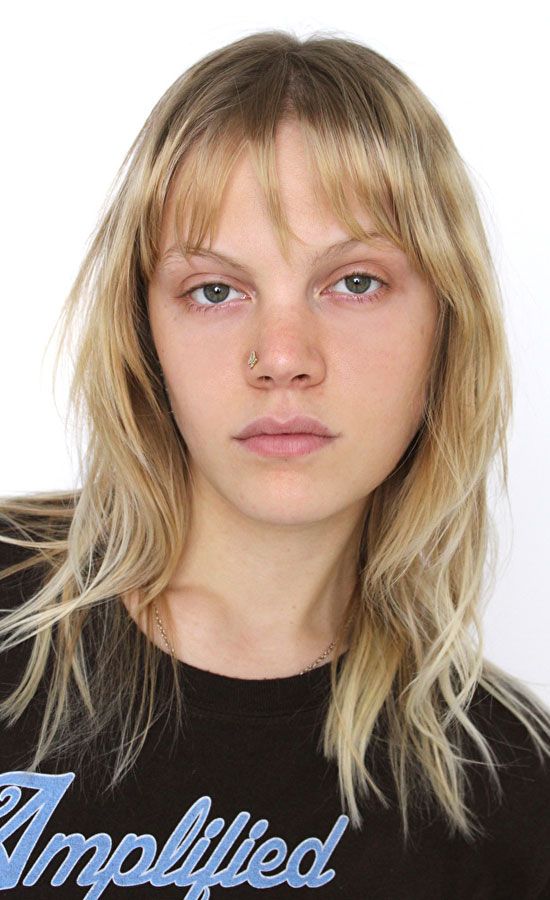 Diletta Busin<br /><span class="model-data-overview">EU 179cm | US 5’10.5”</span>