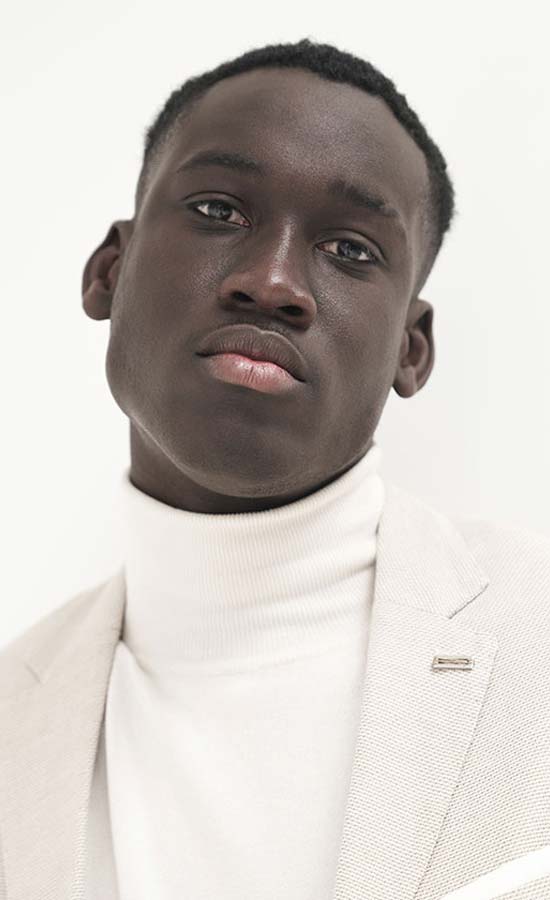 Emmanuel Franklin<br /><span class="model-data-overview">EU 184cm | US 6′ 4“</span>